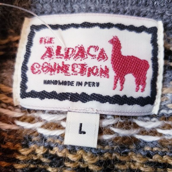 Vintage Patterned Women's Sweater - Picture 3 of 13